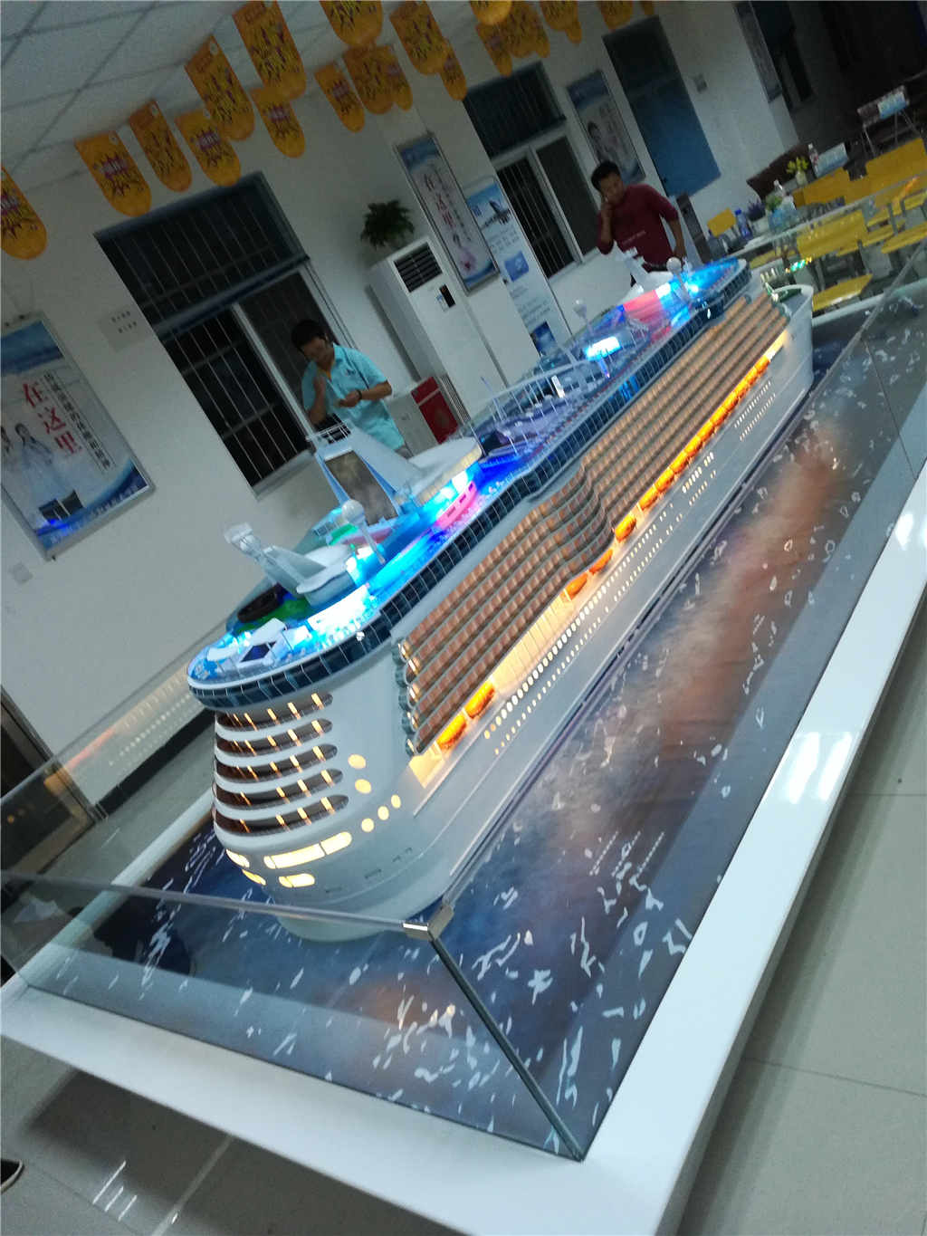 大型多媒體郵輪模型-海洋之心郵輪